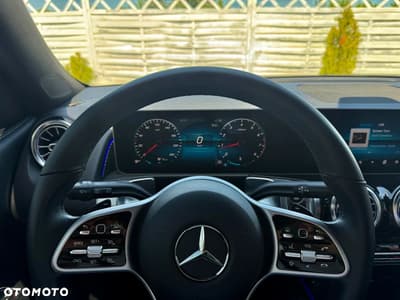 Mercedes-Benz GLB 250 4Matic 8G-DCT — zdjęcie 14