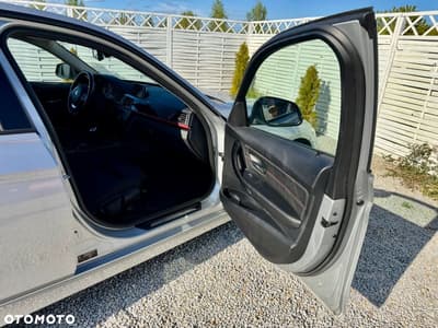 BMW Seria 3 316d Sport Line — zdjęcie 31