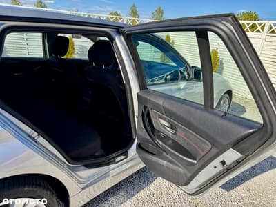 BMW Seria 3 316d Sport Line — zdjęcie 33