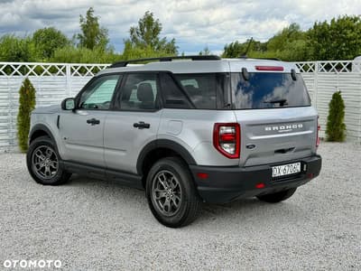 Ford Bronco — zdjęcie 2