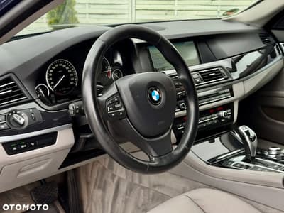BMW Seria 5 535d xDrive Sport-Aut Modern Line — zdjęcie 10