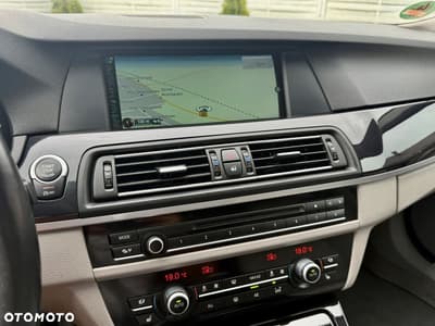 BMW Seria 5 535d xDrive Sport-Aut Modern Line — zdjęcie 12