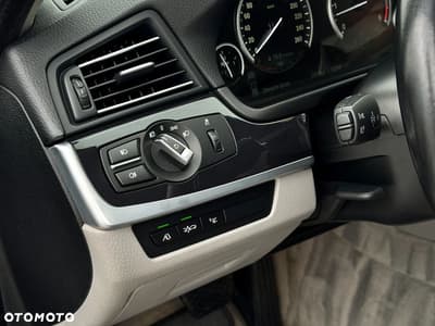 BMW Seria 5 535d xDrive Sport-Aut Modern Line — zdjęcie 14
