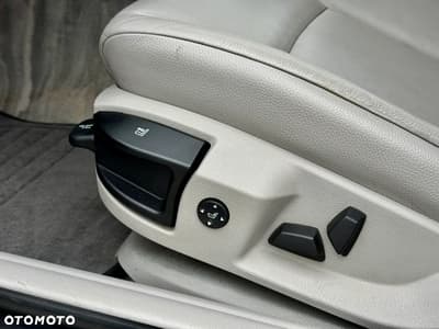 BMW Seria 5 535d xDrive Sport-Aut Modern Line — zdjęcie 17