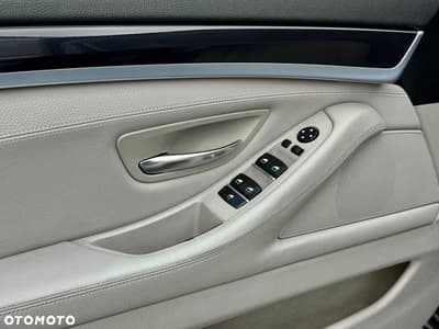 BMW Seria 5 535d xDrive Sport-Aut Modern Line — zdjęcie 18