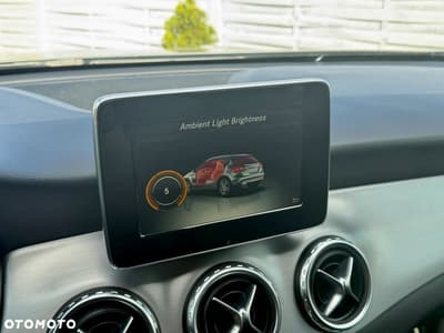 Mercedes-Benz GLA 250 4Matic 7G-DCT — zdjęcie 12