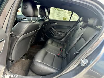Mercedes-Benz GLA 250 4Matic 7G-DCT — zdjęcie 19