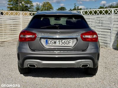 Mercedes-Benz GLA 250 4Matic 7G-DCT — zdjęcie 27