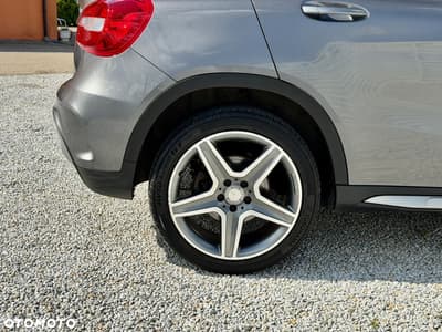 Mercedes-Benz GLA 250 4Matic 7G-DCT — zdjęcie 28