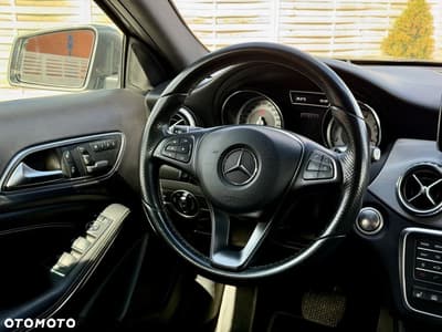 Mercedes-Benz GLA 250 4Matic 7G-DCT — zdjęcie 7