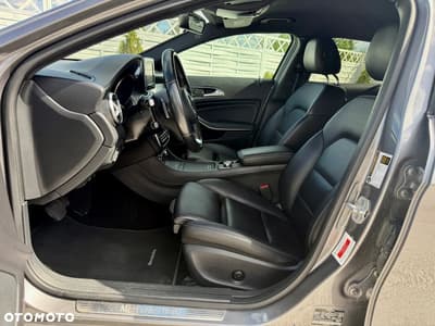 Mercedes-Benz GLA 250 4Matic 7G-DCT — zdjęcie 8