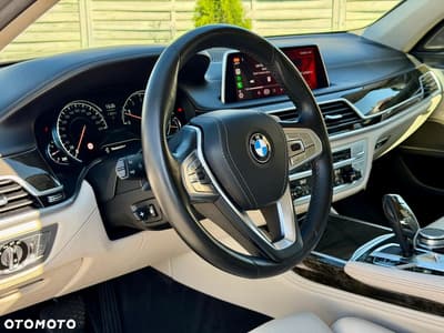 BMW Seria 7 750i xDrive Edition Exclusive — zdjęcie 10