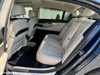 BMW Seria 7 750i xDrive Edition Exclusive — zdjęcie 19