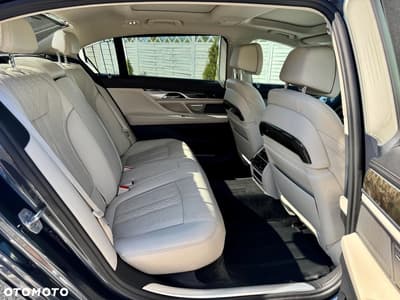 BMW Seria 7 750i xDrive Edition Exclusive — zdjęcie 20