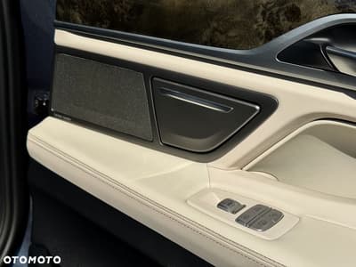 BMW Seria 7 750i xDrive Edition Exclusive — zdjęcie 21