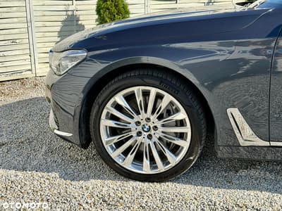 BMW Seria 7 750i xDrive Edition Exclusive — zdjęcie 23