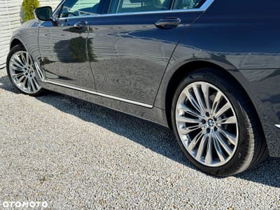 BMW Seria 7 750i xDrive Edition Exclusive — zdjęcie 25