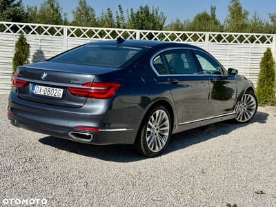 BMW Seria 7 750i xDrive Edition Exclusive — zdjęcie 3