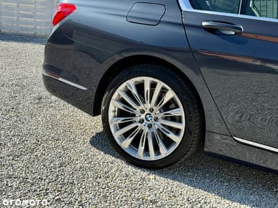 BMW Seria 7 750i xDrive Edition Exclusive — zdjęcie 30