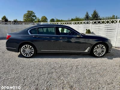 BMW Seria 7 750i xDrive Edition Exclusive — zdjęcie 32