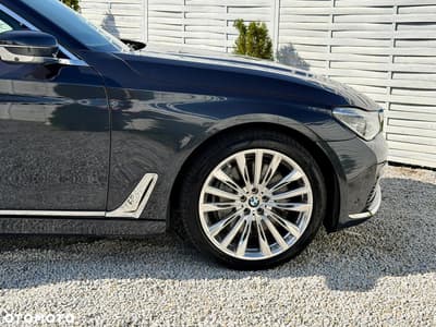 BMW Seria 7 750i xDrive Edition Exclusive — zdjęcie 33