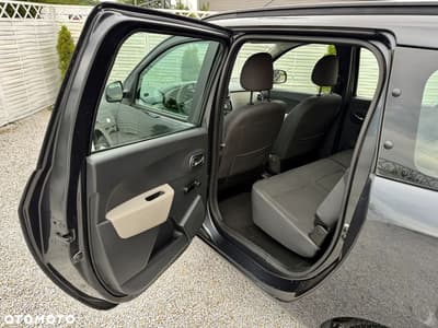 Dacia Lodgy 1.5 dCi Prestige — zdjęcie 32