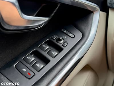 Volvo V40 D2 Momentum — zdjęcie 14