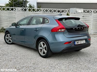 Volvo V40 D2 Momentum — zdjęcie 2