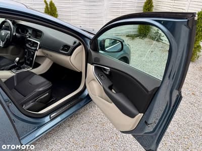 Volvo V40 D2 Momentum — zdjęcie 33