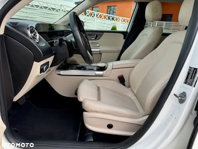 Mercedes-Benz GLB 250 4Matic 8G-DCT — zdjęcie 8