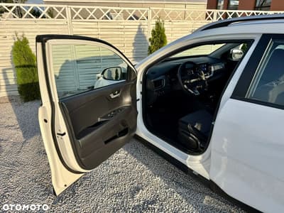 Kia Stonic 1.0 T-GDI L Business Line DCT — zdjęcie 35