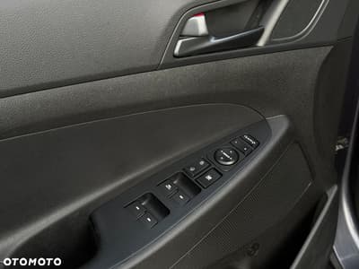 Hyundai Tucson 2.0 CRDI BlueDrive GO 2WD — zdjęcie 17