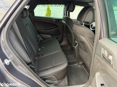Hyundai Tucson 2.0 CRDI BlueDrive GO 2WD — zdjęcie 19
