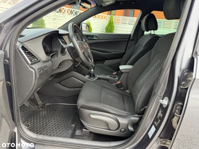 Hyundai Tucson 2.0 CRDI BlueDrive GO 2WD — zdjęcie 8