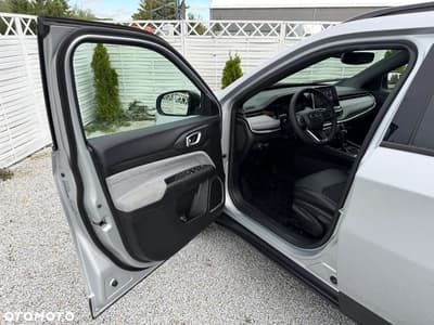 Jeep Compass — zdjęcie 16