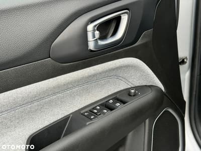 Jeep Compass — zdjęcie 17