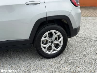 Jeep Compass — zdjęcie 27