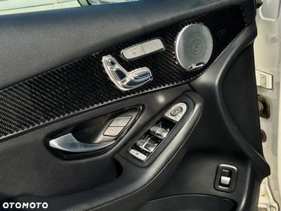 Mercedes-Benz GLC 300 4Matic 9G-TRONIC — zdjęcie 15