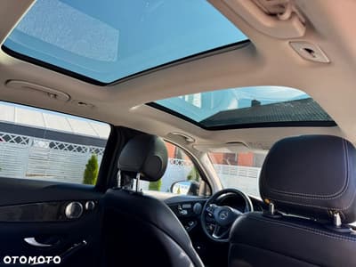 Mercedes-Benz GLC 300 4Matic 9G-TRONIC — zdjęcie 19