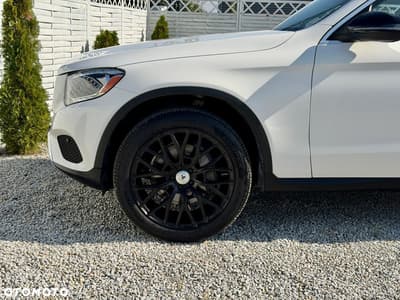 Mercedes-Benz GLC 300 4Matic 9G-TRONIC — zdjęcie 24