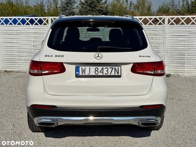 Mercedes-Benz GLC 300 4Matic 9G-TRONIC — zdjęcie 29