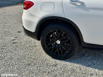 Mercedes-Benz GLC 300 4Matic 9G-TRONIC — zdjęcie 30