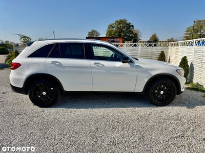 Mercedes-Benz GLC 300 4Matic 9G-TRONIC — zdjęcie 32