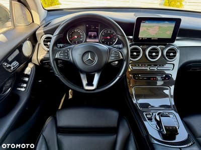 Mercedes-Benz GLC 300 4Matic 9G-TRONIC — zdjęcie 6