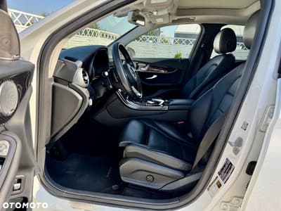 Mercedes-Benz GLC 300 4Matic 9G-TRONIC — zdjęcie 8