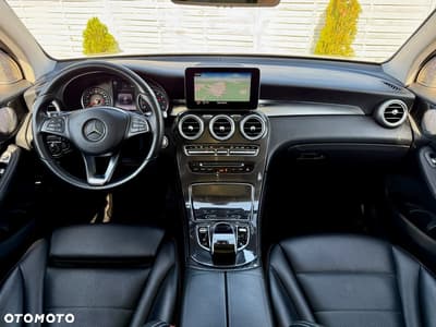 Mercedes-Benz GLC 300 4Matic 9G-TRONIC — zdjęcie 9