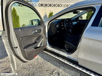 Mercedes-Benz GLA 180 (CDI) d 7G-DCT Style — zdjęcie 32